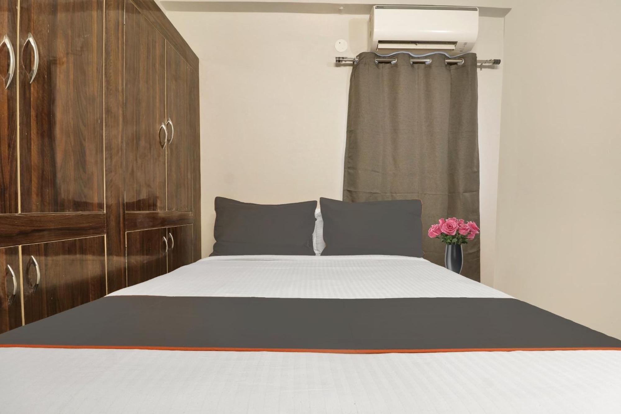 Super Townhouse Rcc Blizz Hotel Kondapur  Luaran gambar
