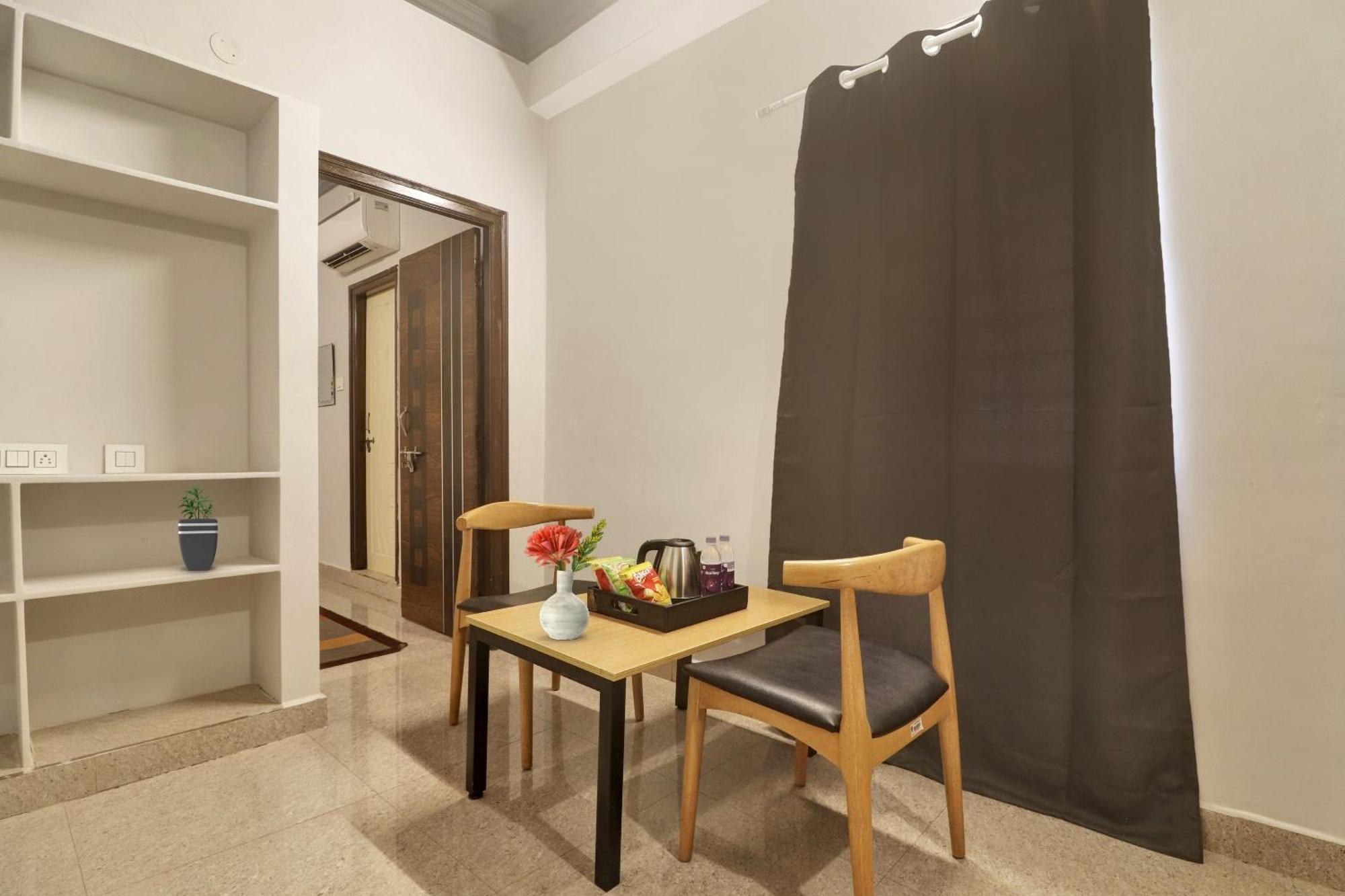 Super Townhouse Rcc Blizz Hotel Kondapur  Luaran gambar