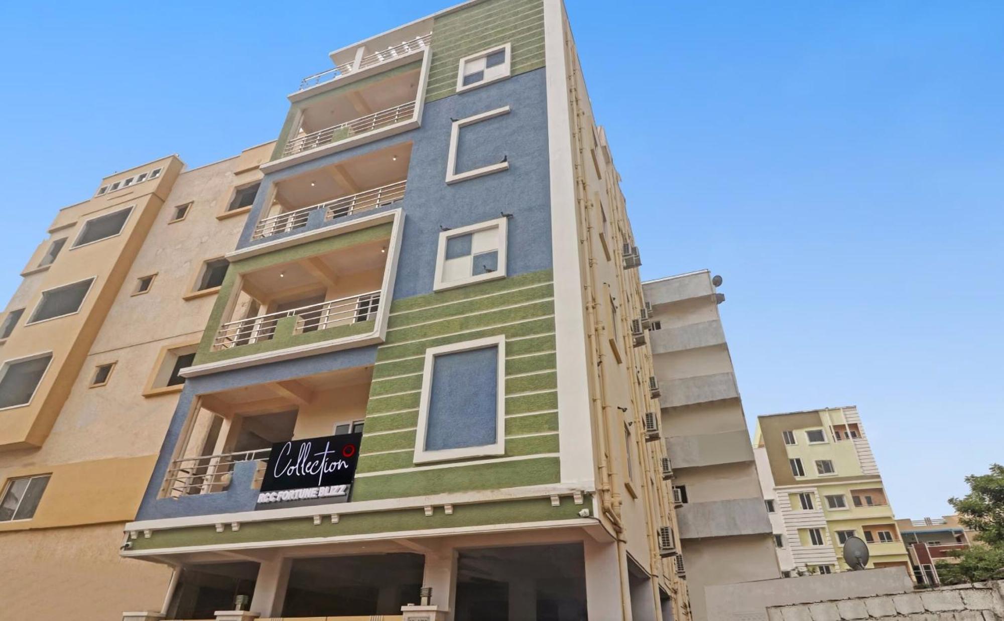 Super Townhouse Rcc Blizz Hotel Kondapur  Luaran gambar